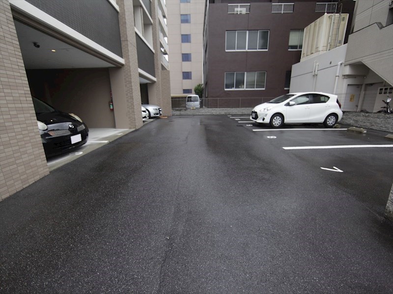 カンピオーネ御器所通 敷地内平面駐車場