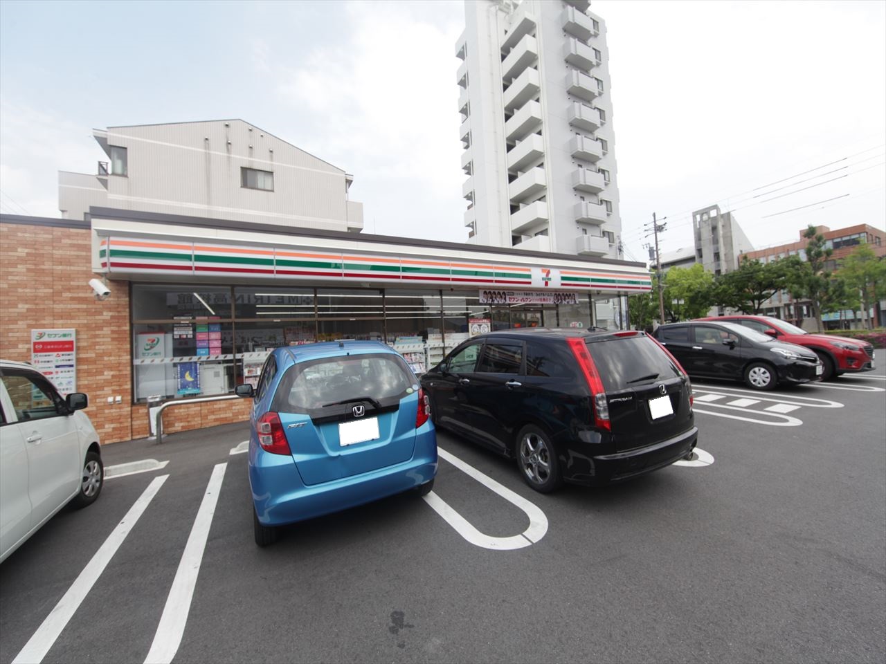 フォーシーズン セブンイレブン 名古屋御器所通2丁目店（コンビニ）