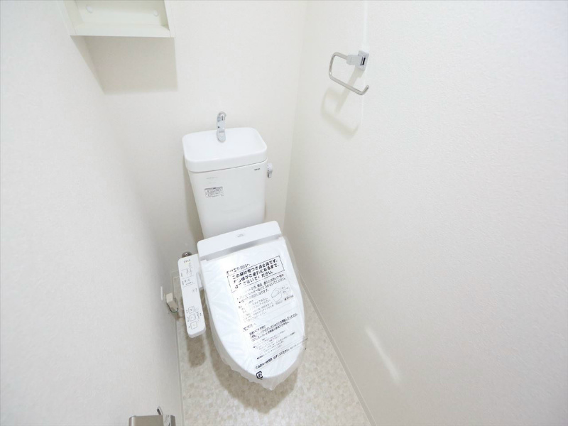 クリスタル丸の内 温水洗浄暖房便座付トイレ