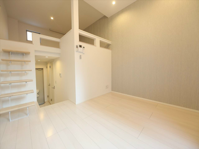 グラード 洋室6.1帖　上段ロフト5.9帖（収納でも部屋でも使えます）