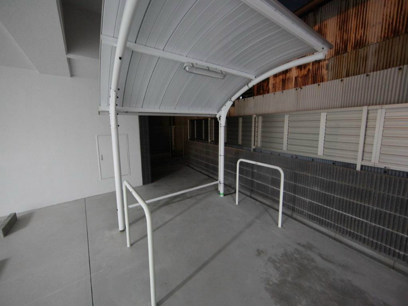 ヒルサイドコート 屋根付駐輪場