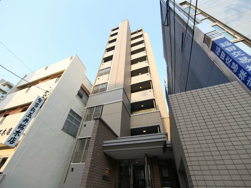外観　1フロアに2部屋のみ（全部屋角部屋）オートロック付　防犯カメラ付　家具家電ご用意できます