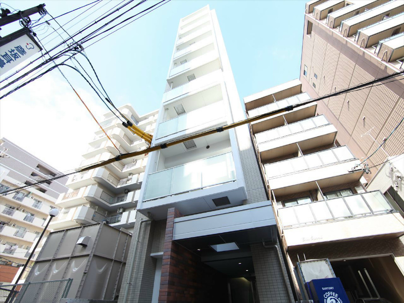 外観 防犯カメラ付 オートロック 宅配BOX 外壁タイル張り