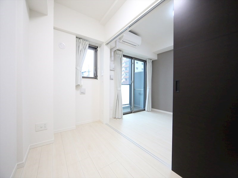 ＲＥＳＩＤＥＮＣＥ　ＴＡＣＨＩＢＡＮＡ ＬＤＫ9.5帖　洋室3.4帖　つなげても仕切っても使えます