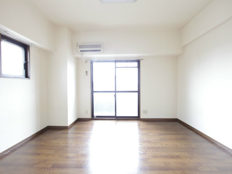 アイン橘 洋室9帖　エアコン完備　バルコニー