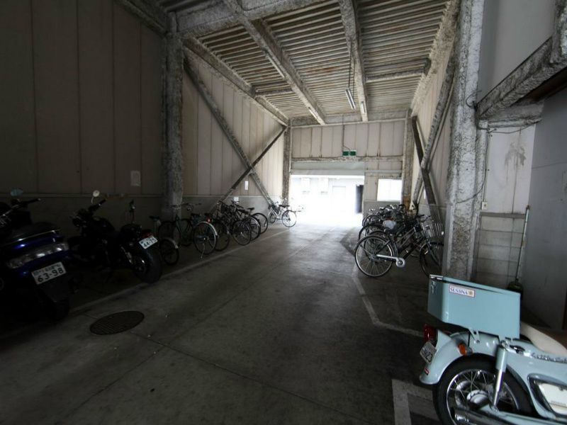 アイン橘 駐車場　駐輪場　バイク置場