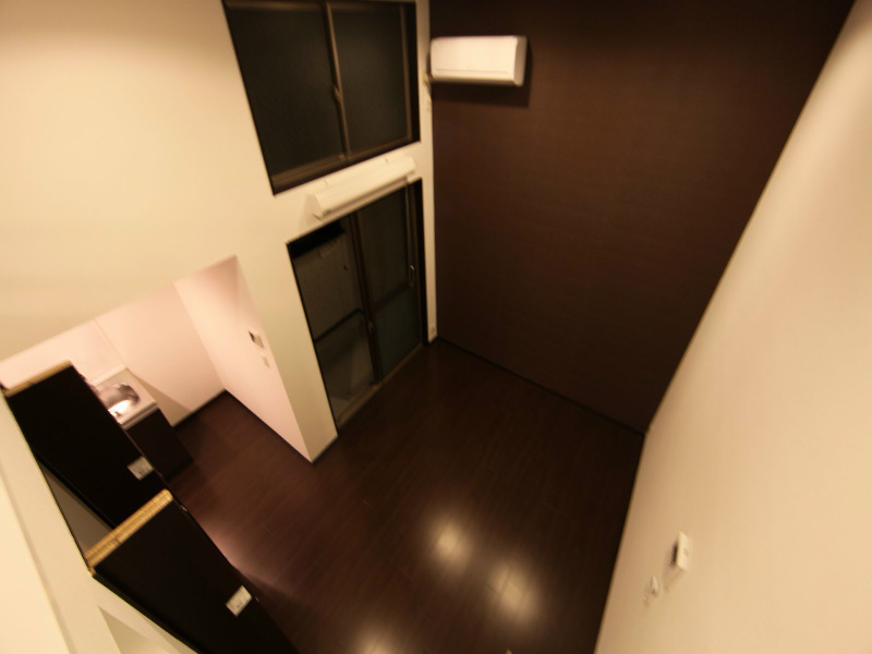 アソシエ21 洋室9.8帖　ロフト5帖（お部屋でも収納でも使えます）