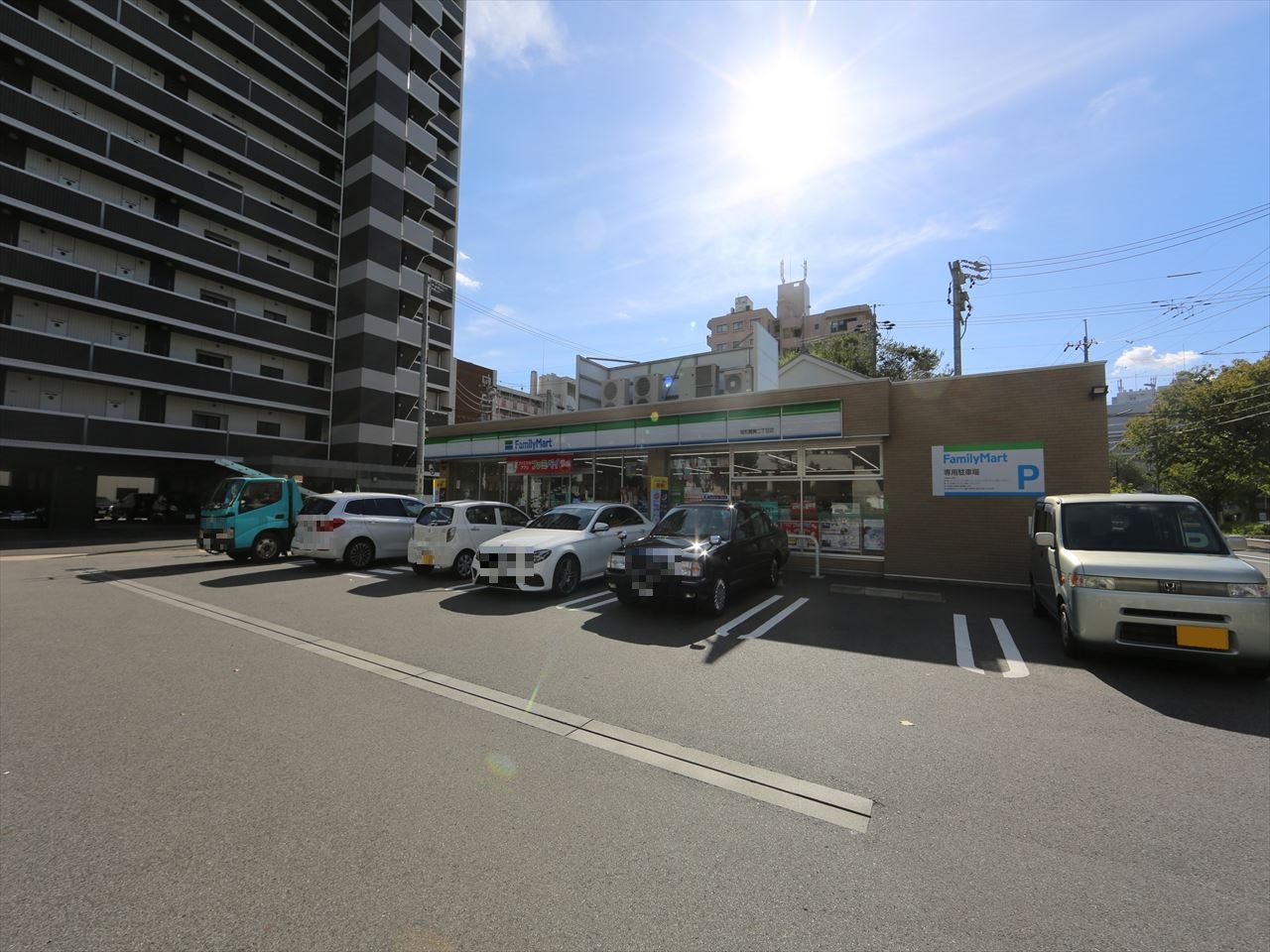 エスプレイス鶴舞ガーデンテラス ファミリーマート 昭和鶴舞二丁目店