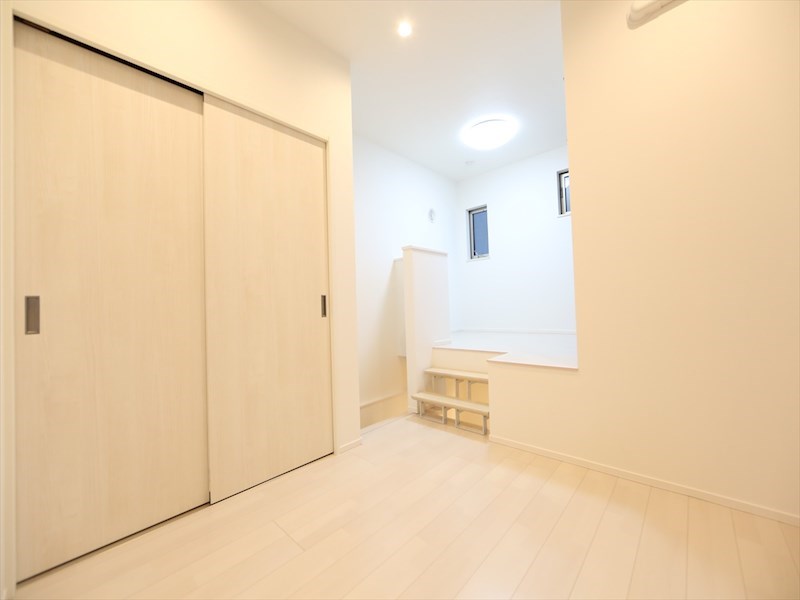 カノーパス日比野 ＤＫ5.7帖　洋室4帖　床下収納3.2帖　同仕様写真