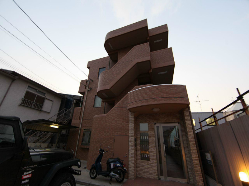 外観 オートロック付 外壁タイル張り 屋根付き駐輪場