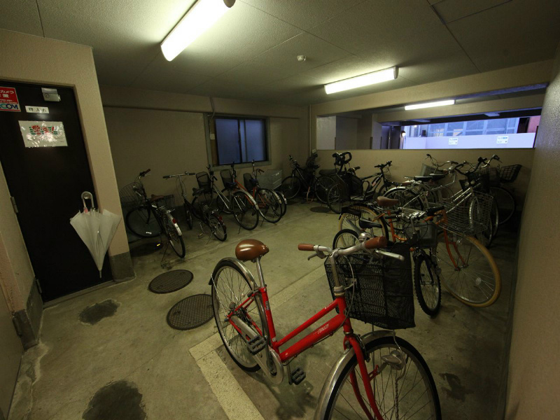 エクレール鶴舞 屋根付き駐輪場
