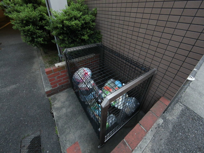 エクレール鶴舞 敷地内ゴミ置き場