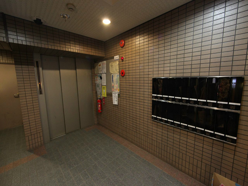 エクレール鶴舞 集合ポスト　エレベータ付