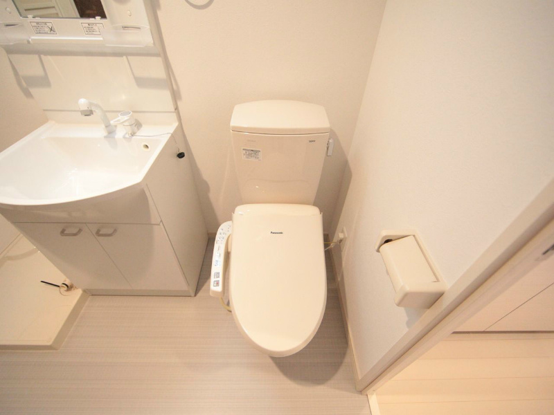ＣａｓａｄｉＣｈａｔｏｎ（カーサドゥシャトン） 温水洗浄暖房便座付トイレ（お風呂トイレ別）