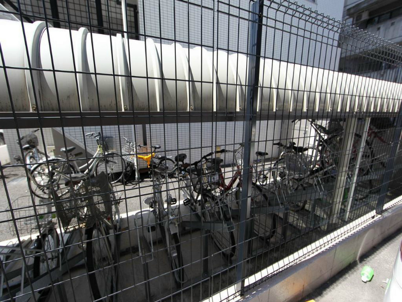 カレント今池 屋根付き駐輪場有り