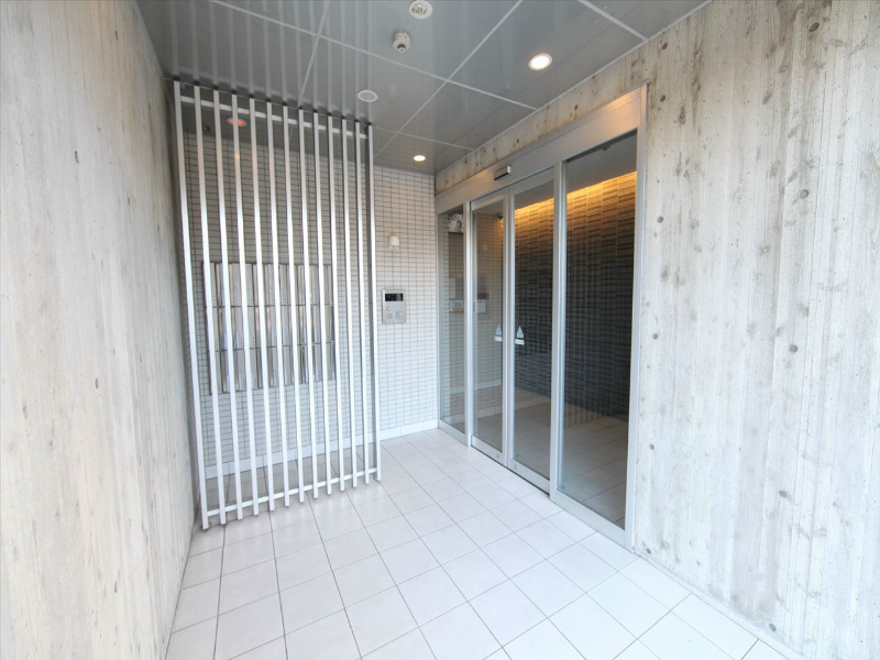 アンビックス・プリア茶屋ヶ坂 エントランス　オートロック　防犯カメラ