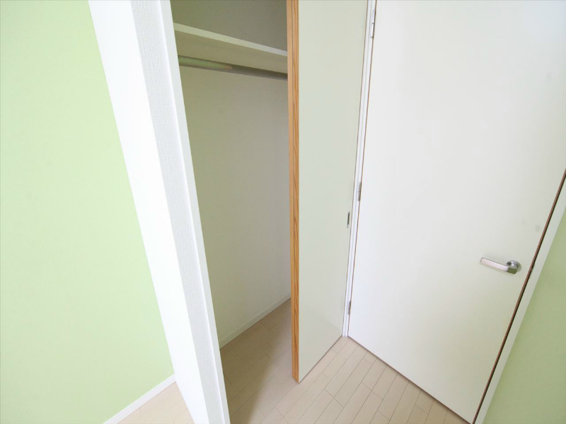 アンビックス・プリア茶屋ヶ坂 クローゼット（収納充実してます）