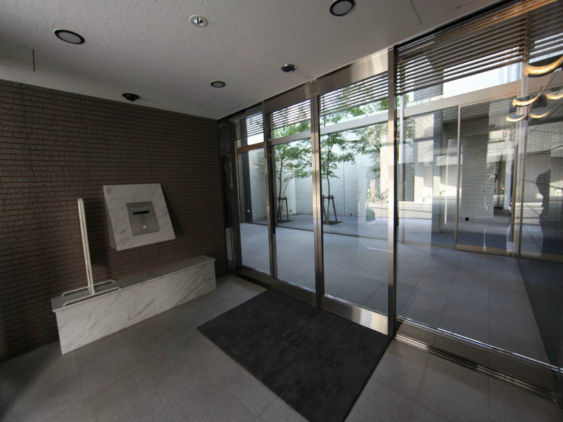レジディア徳川 エントランス　宅配ＢＯＸ　防犯カメラ　オートロック