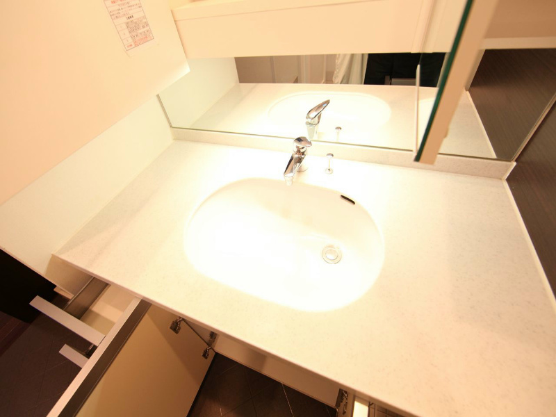 レジディア徳川 脱衣所　独立洗面台
