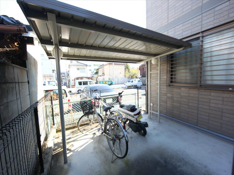 セジュール今池南 屋根付き駐輪場