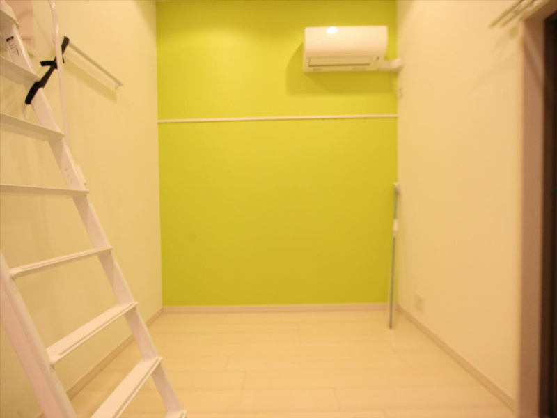 プリエール名古屋 上段洋室5帖　ロフト5.6帖（収納でも部屋でも使えます）
