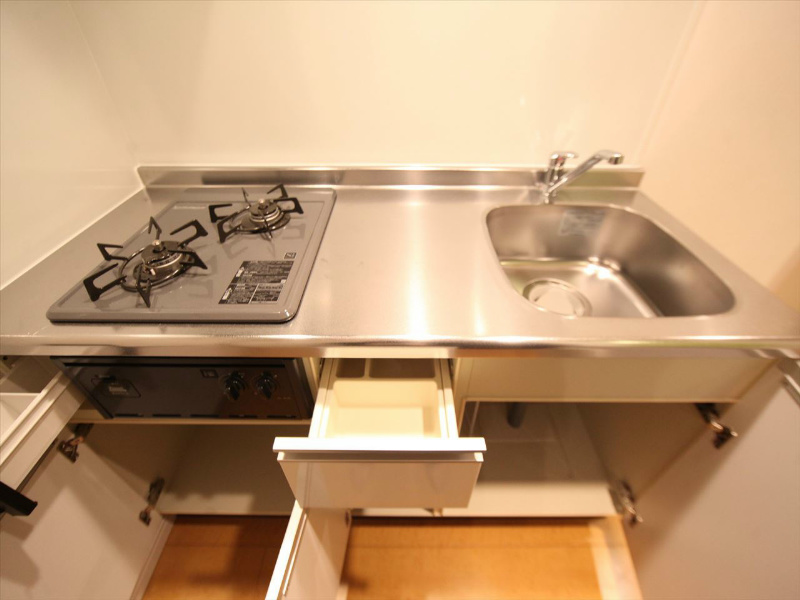 プリエール名古屋 システムキッチン（ガス2口）冷蔵庫・レンジ等ご用意できます