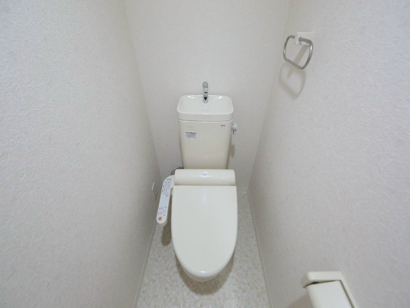 サンエスケーイワタ名城  温水洗浄暖房便座付トイレ