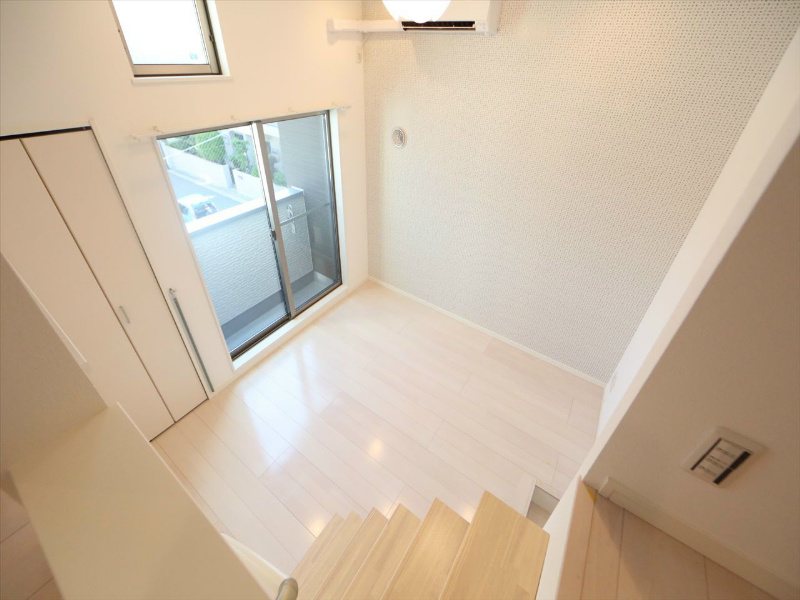 カサベランサ 洋室6.2帖　上階ロフト5.4帖（収納でも部屋でも使えます）
