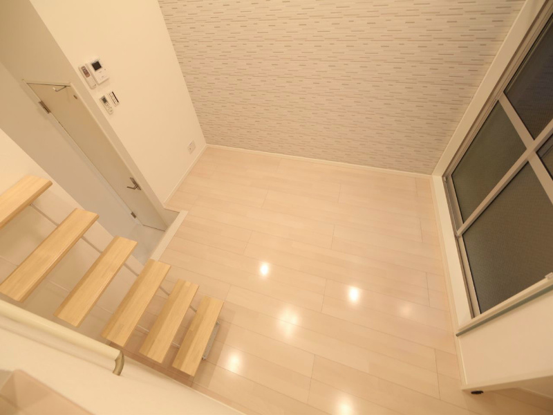 ＬＥＥＦ（リーフ） 洋室6.1帖　上階ロフト5.2帖（収納でも部屋でも使えます）