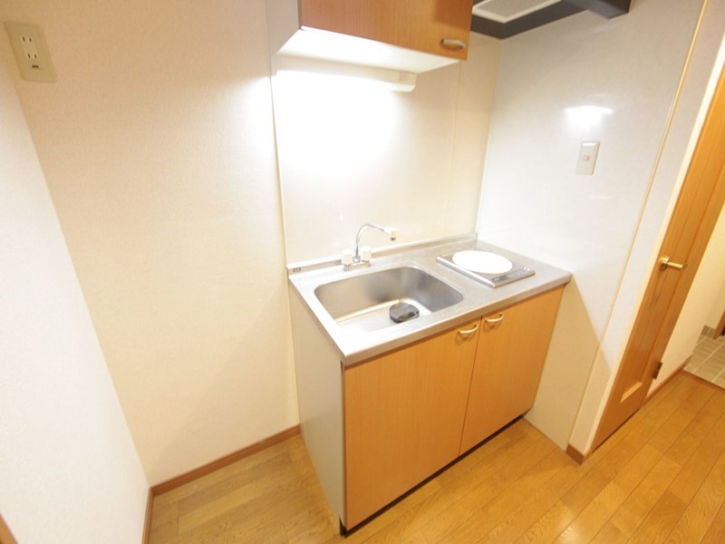 サンク栄みなみマンション キッチン（ＩＨ1口コンロ付）冷蔵庫・レンジ等ご用意できます