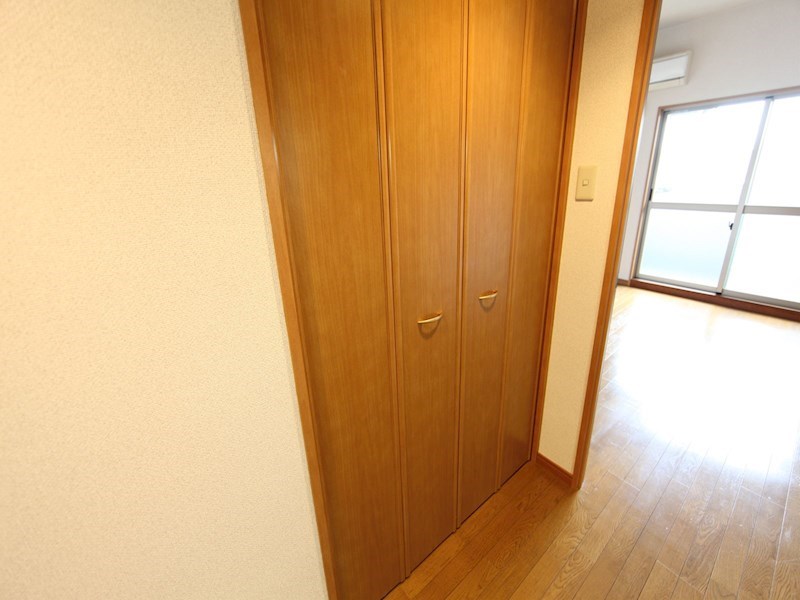 サンク栄みなみマンション クローゼット付（収納充実してます）