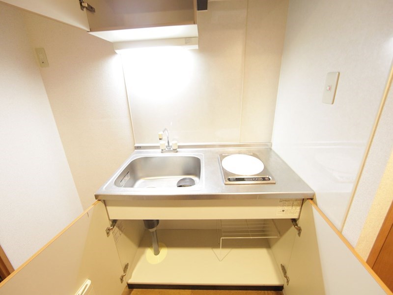 サンク栄みなみマンション キッチン（ＩＨ1口コンロ付）冷蔵庫・レンジ等ご用意できます