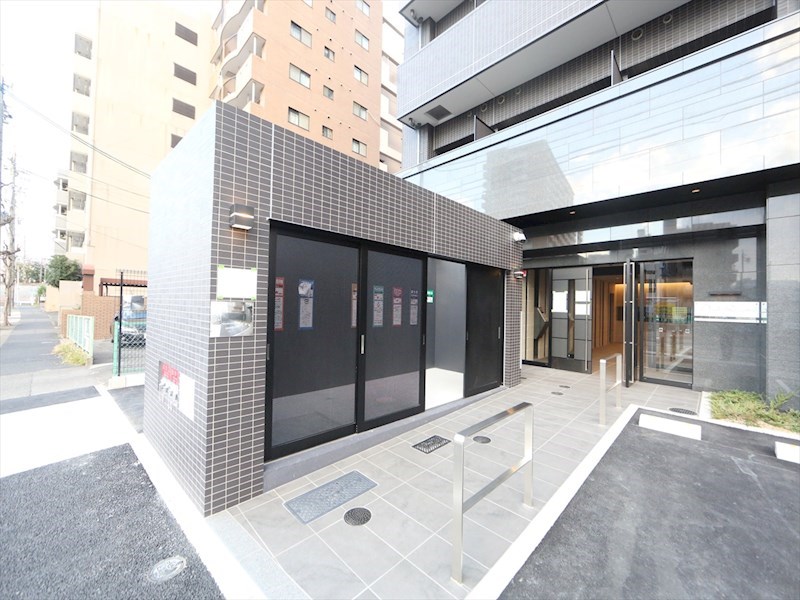 ディアレイシャス金山 敷地内ゴミ捨て場