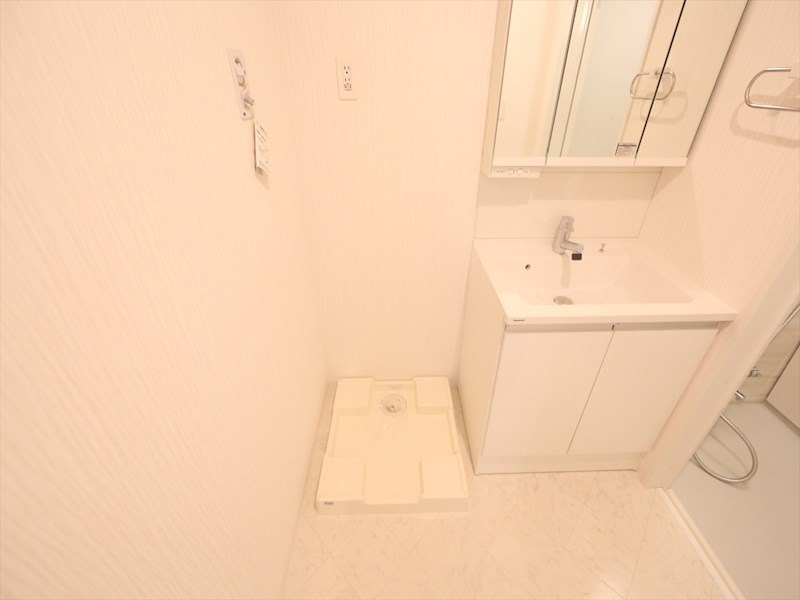 Ｕｒｂａｎ　Ｃｌｏｕｄ　Ｉｚｕｍｉ 脱衣所　室内洗濯機置き場