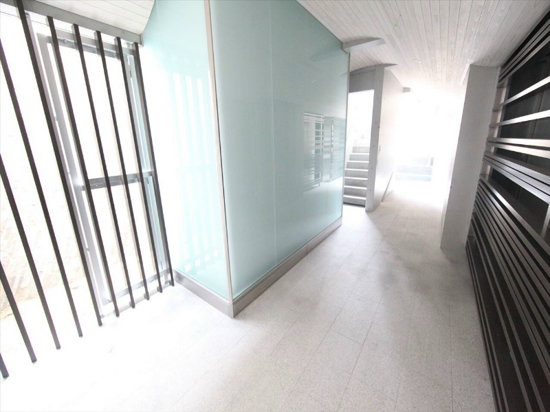 YATOMIDORI　RISE（弥富通ライズ） エントランス　防犯カメラ付　オートロック　宅配ＢＯＸ付