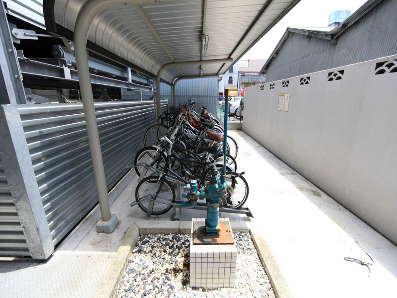 プロシード新栄 屋根付き駐輪場