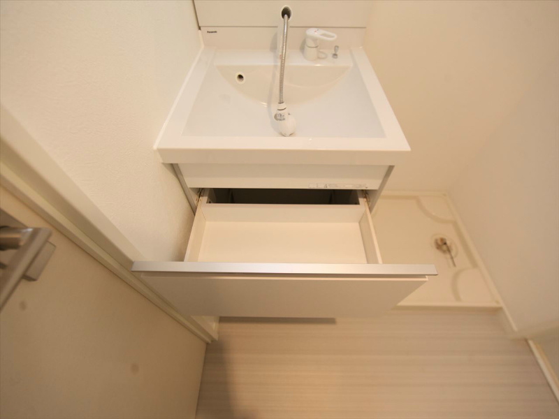 グランビル上小田井 脱衣所　独立洗面台（シャンプードレッサー）洗濯機用意できます