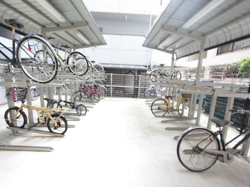 ドゥーエ大須 屋根付駐輪場