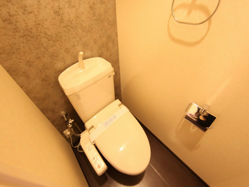 ドゥーエ千種 温水洗浄便座付トイレ