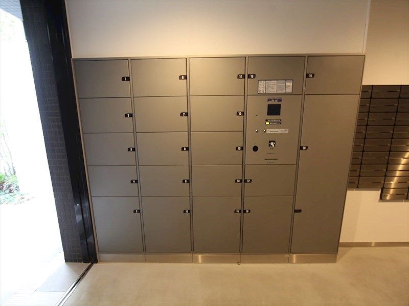 ブランシエスタ泉 宅配ＢＯＸ完備