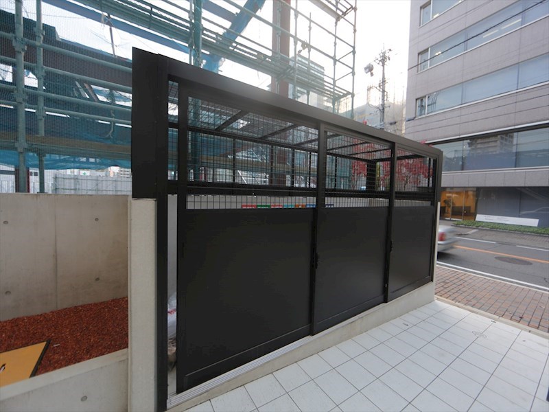 愛知県名古屋市東区葵１丁目 敷地内ゴミ捨て場