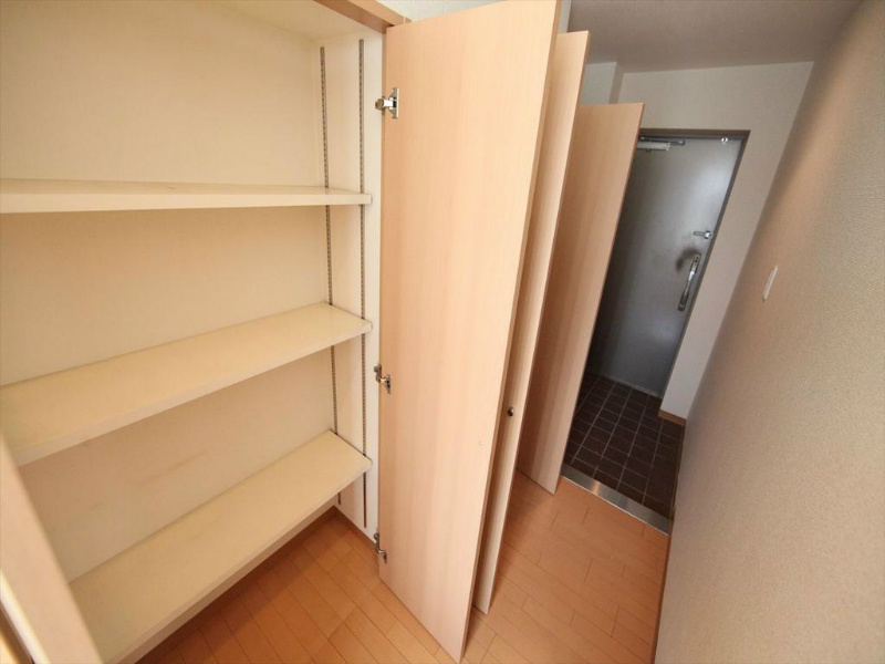 セイント橘 玄関収納（収納充実してます）