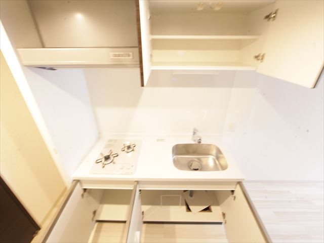 エステムコート名古屋平安通クチュール システムキッチン（ガス2口コンロ）