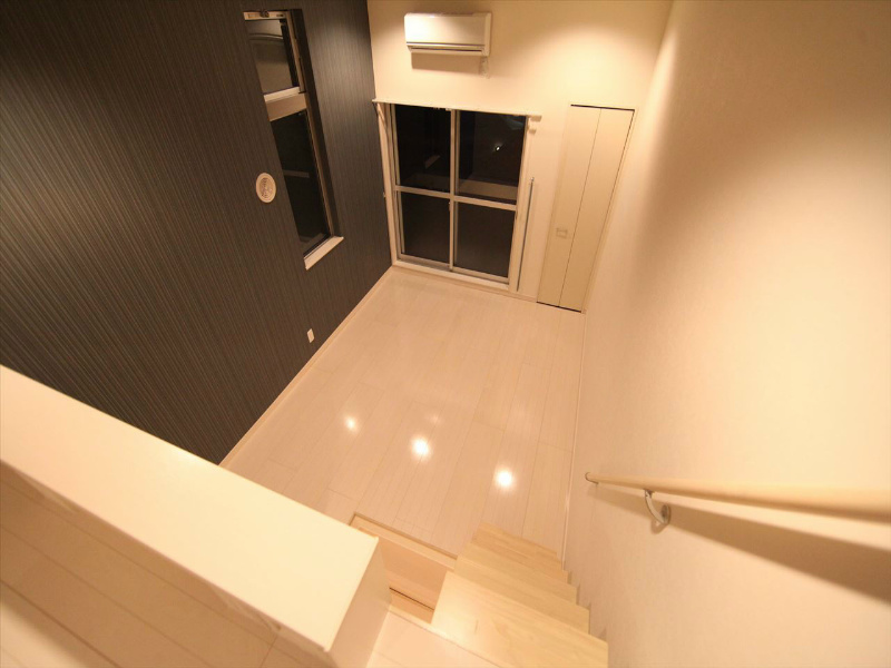 ＢｌｉｓｓＨｏｕｓｅ（ブリスハウス） 下階洋室6.7帖　上階ロフト5.5帖（収納としても使えます）