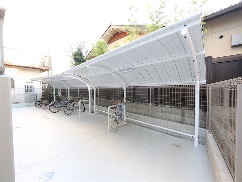 キャナルスクエア 屋根付き駐輪場