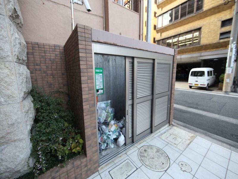 プレサンス上前津リラクシア  敷地内ゴミ捨て場