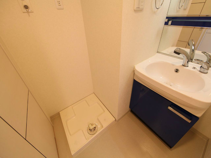 プレサンス上前津リラクシア  脱衣所　独立洗面台（シャンプードレッサー）洗濯機用意できます