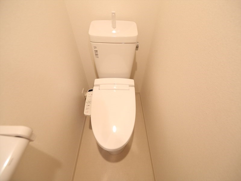 プレサンス丸の内雅殿 温水洗浄暖房便座付トイレ