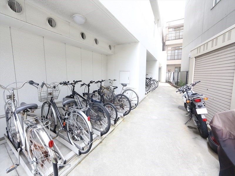 リシュドール伝馬 屋根付き駐輪場