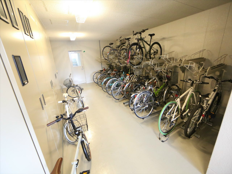リシュドール鶴舞公園 屋根付き駐輪場
